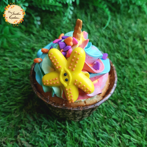 Yellow Starfish Artistic Cupcake A