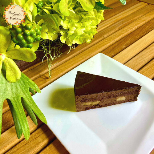 Chocolate Banana Sliced Layered Cake