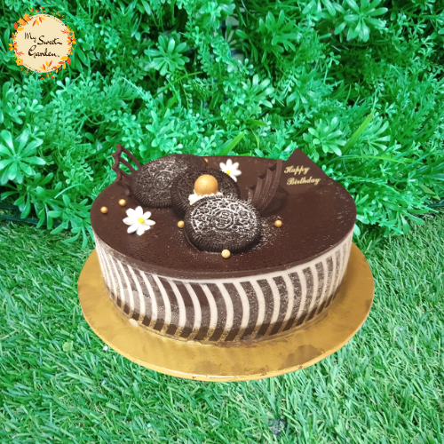 Oreo Chocolate Mousse Cake