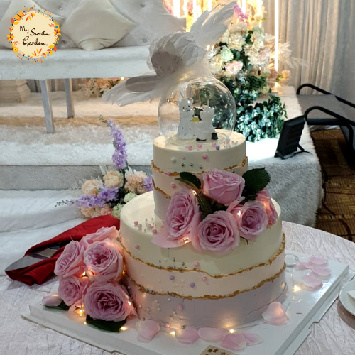 DIY Deckled Edged Cake Base A
