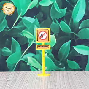 Road Signs Themed Plastic Topper