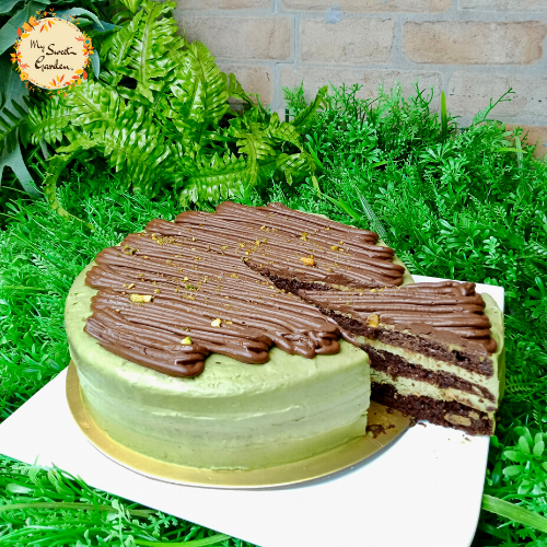 Pistachio Chocolate Cake