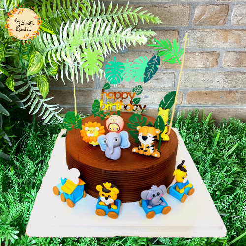 DIY Zoo Cake