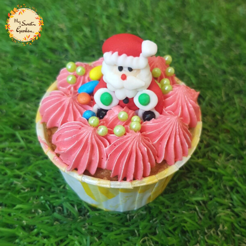Santa Claus Full Body Christmas Artistic Cupcake C
