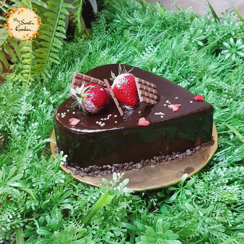 Chocolate Ganache with Fresh Berries (Heart-Shaped)