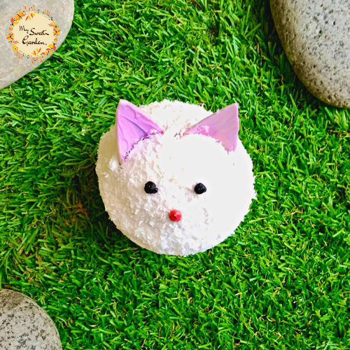 Kitty Cat Artistic Cupcake
