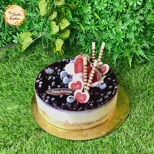Blueberry Lemon Cheese Mousse Cake with Fresh Berries