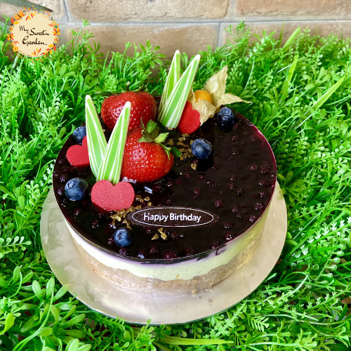 Blueberry Lemon Cheese Mousse Cake with Fresh Berries