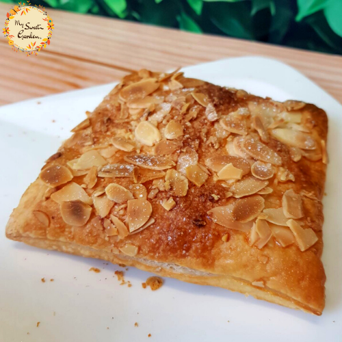 Almond Flakes Puff Pastry