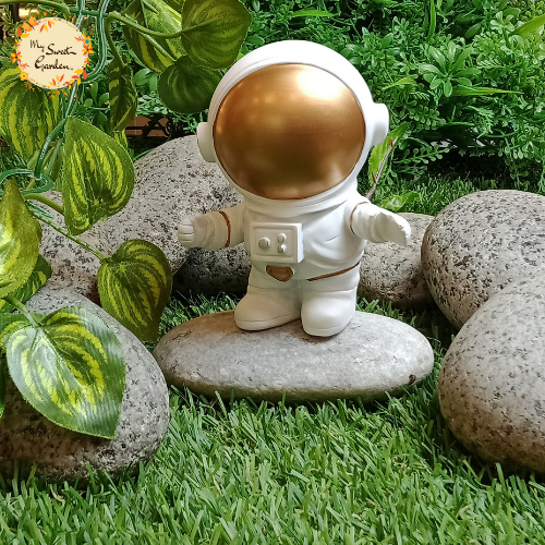Cute Astronaut Clay Figurine