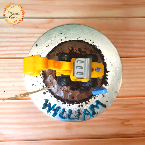 DIY Carved Cake Base A