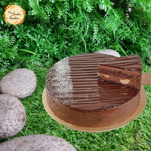 Chocolate Banana Layered Cake