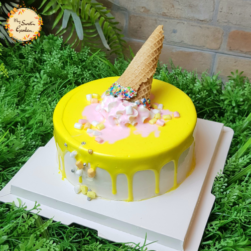 Ice Cream Cone Artistic Cake
